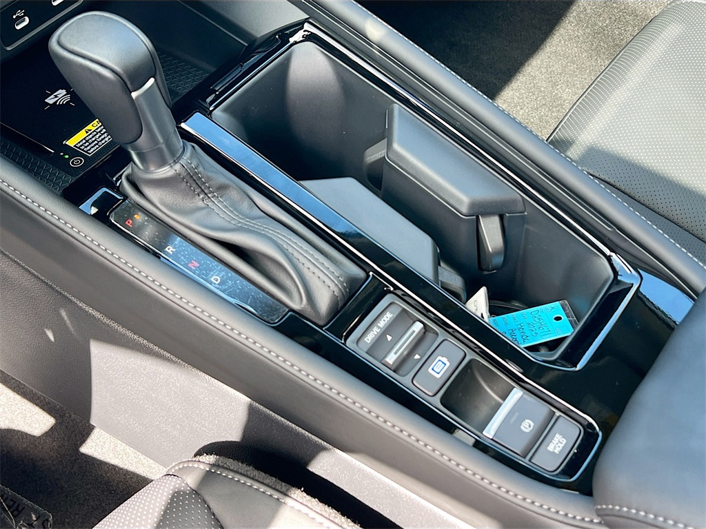2025 Honda Accord Hybrid Touring photo 9