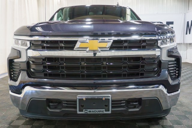2022 Chevrolet Silverado 1500 LT photo 3