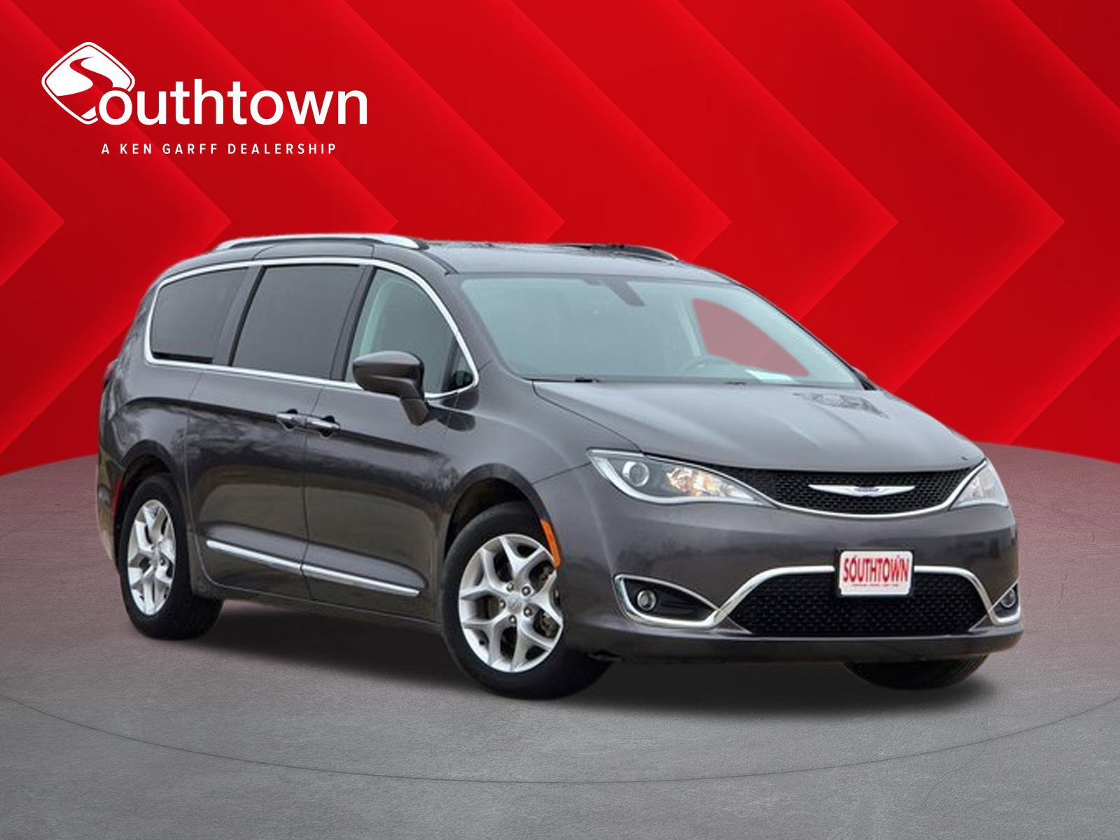 2019 Chrysler Pacifica Touring L Plus's photo