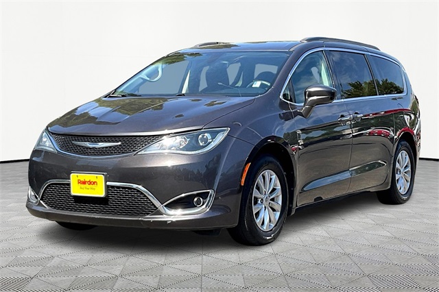 Used 2018 Chrysler Pacifica Touring Plus with VIN 2C4RC1FG4JR118052 for sale in Monroe, WA