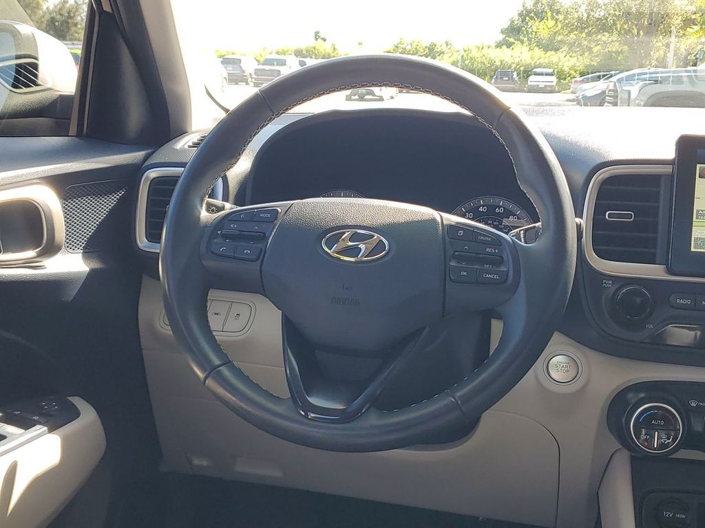 2020 Hyundai Venue SEL Denim photo 22