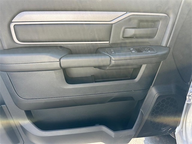 2025 Ram 5500 Tradesman photo 12