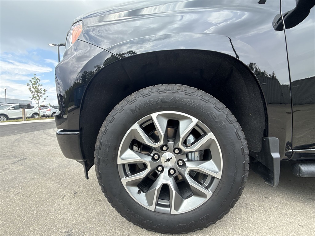 2024 Chevrolet Silverado 1500 RST photo 10