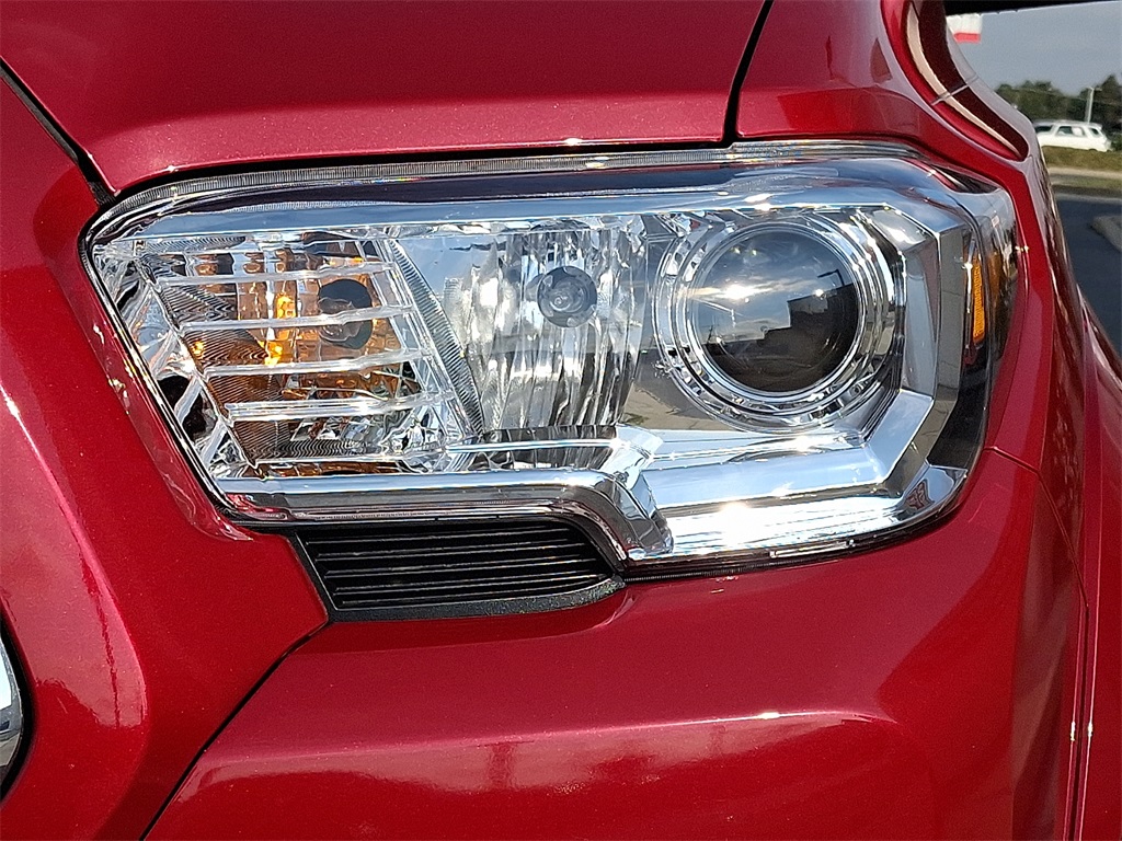 2022 Toyota Tacoma SR5 4x4 Access Cab photo 26