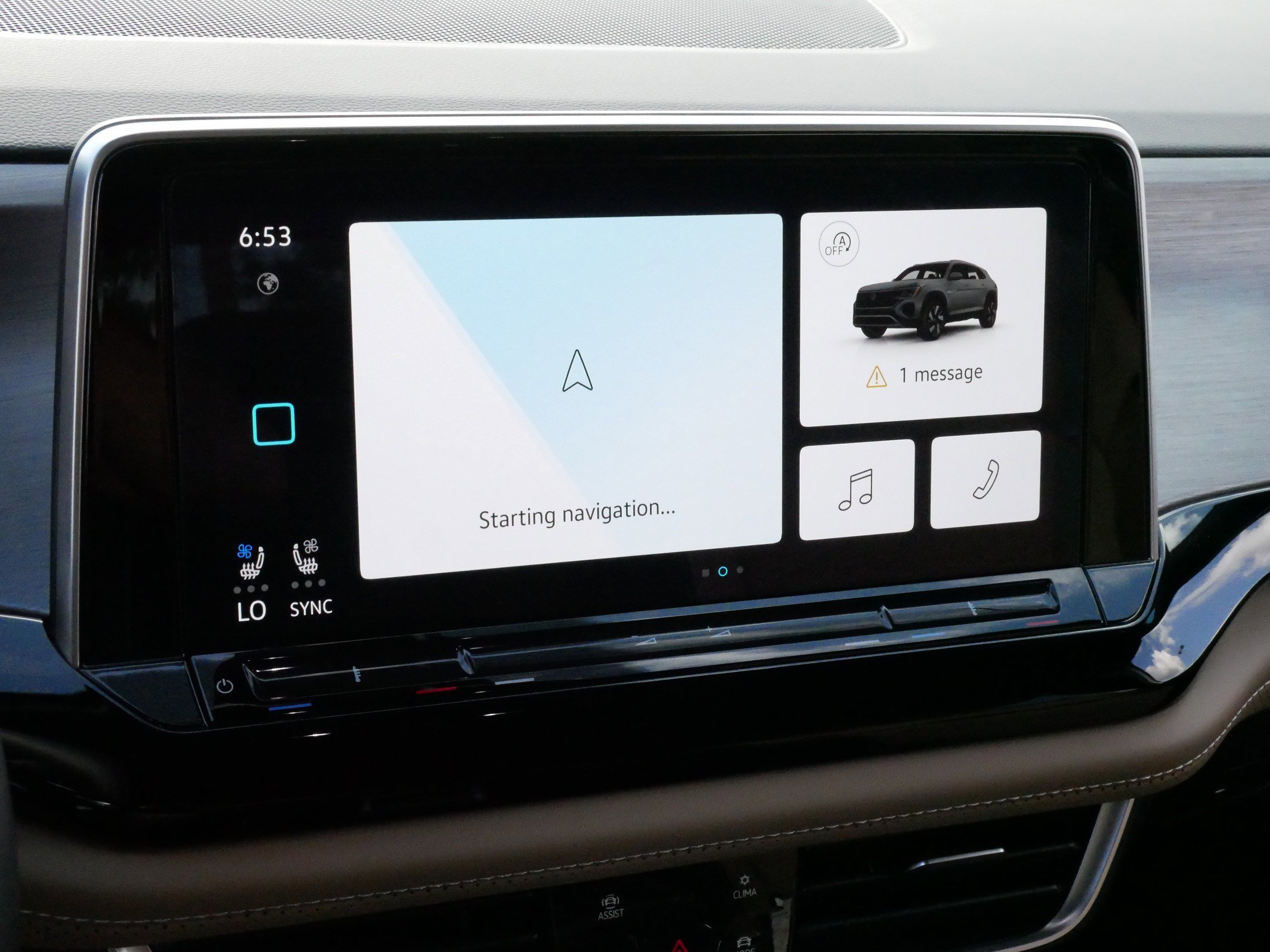 2024 Volkswagen Atlas Cross Sport SE Technology photo 19
