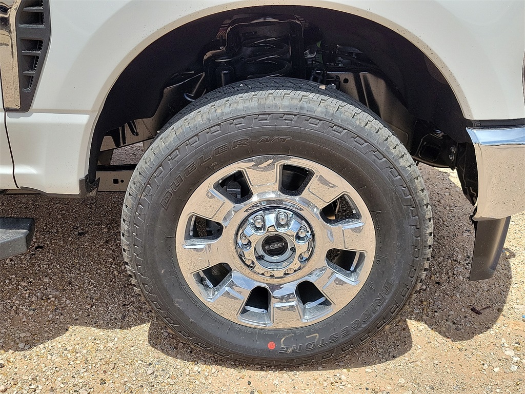 2025 Ford F-350 photo 13