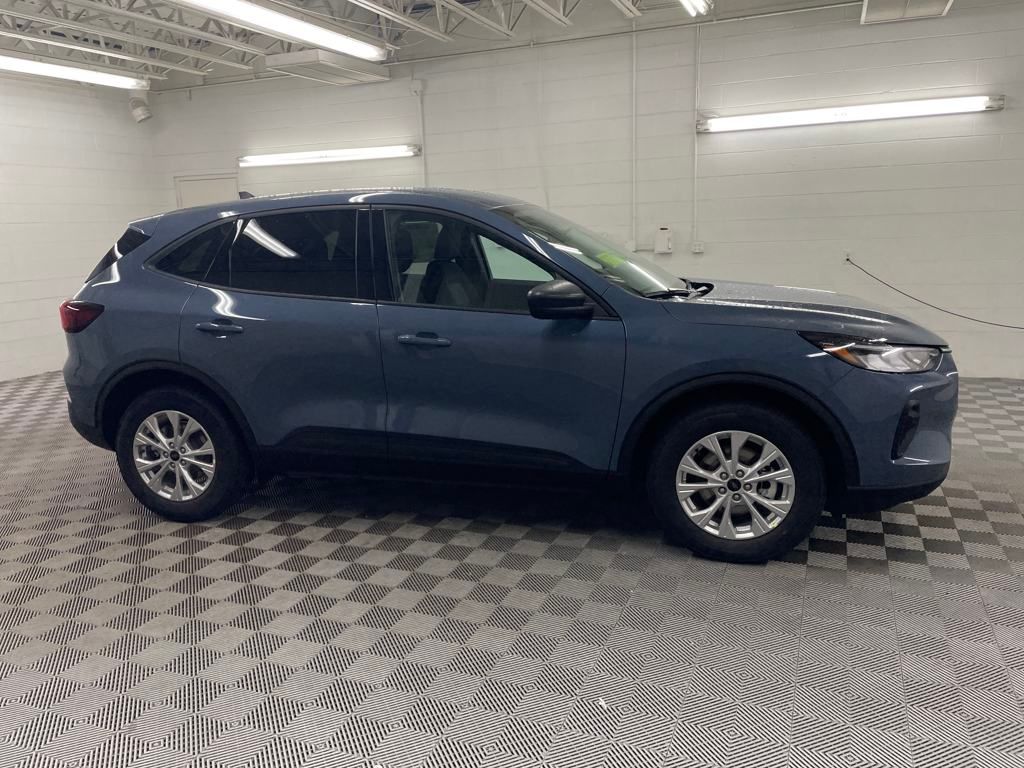 2025 Ford Escape Active photo 2