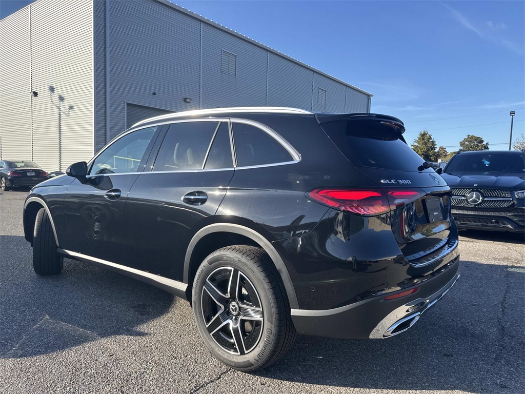 2026 Mercedes Benz GLC 300 4MATIC photo 3