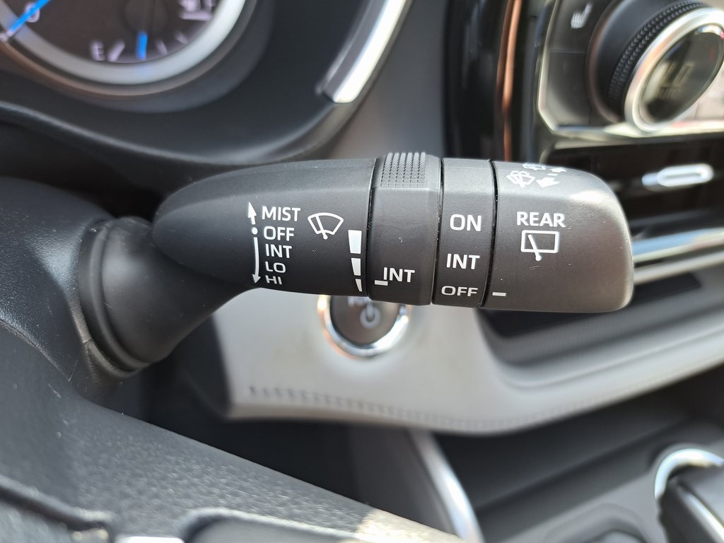 2023 Toyota Highlander Hybrid XLE photo 22