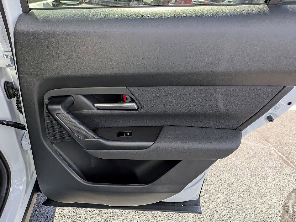 2025 Mazda CX-50 2.5 Select photo 28