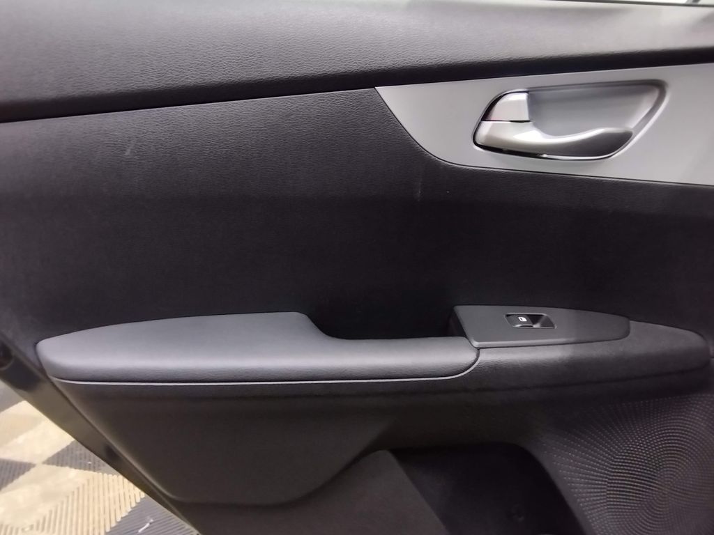 2023 Kia Forte LXS photo 26
