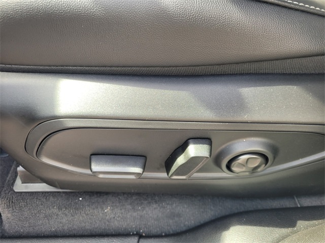 2025 Jeep Grand Cherokee Limited photo 3