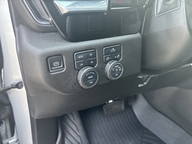 2022 Chevrolet Silverado 1500 RST photo 13