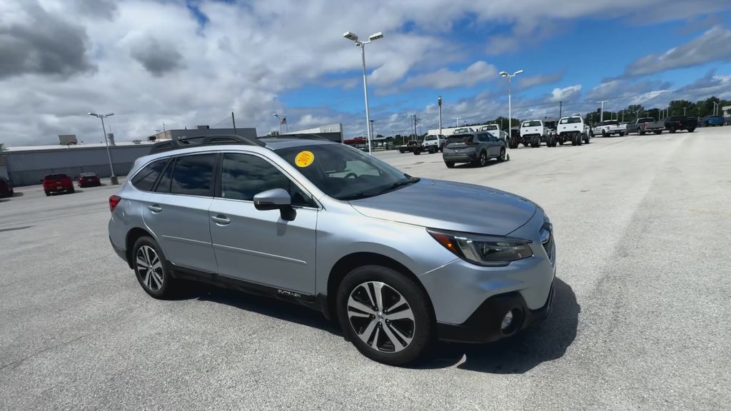 2019 Subaru Outback 2.5i photo 2