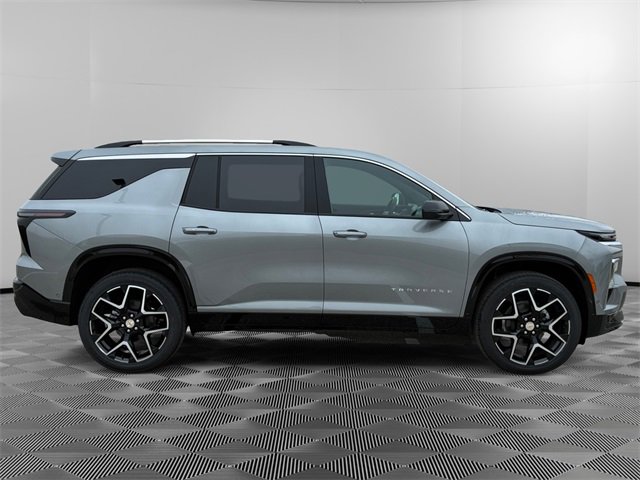 2026 Chevrolet Traverse High Country photo 2
