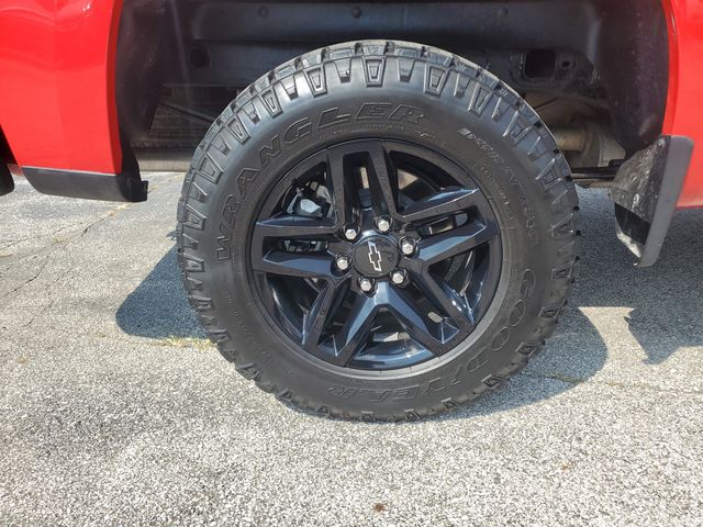 2019 Chevrolet Silverado 1500 Custom Trail Boss photo 3