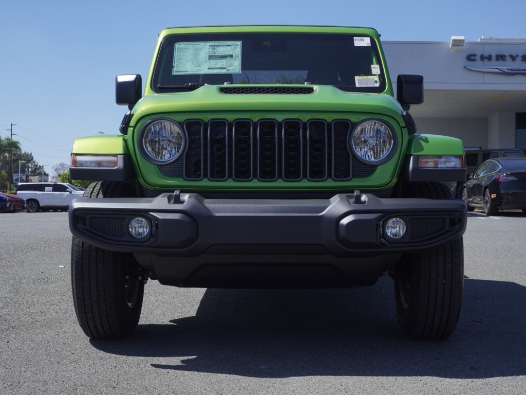 2025 Jeep Gladiator Sport photo 10