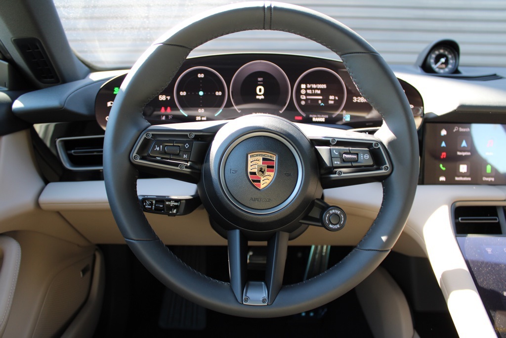 2025 Porsche Taycan 4S photo 18