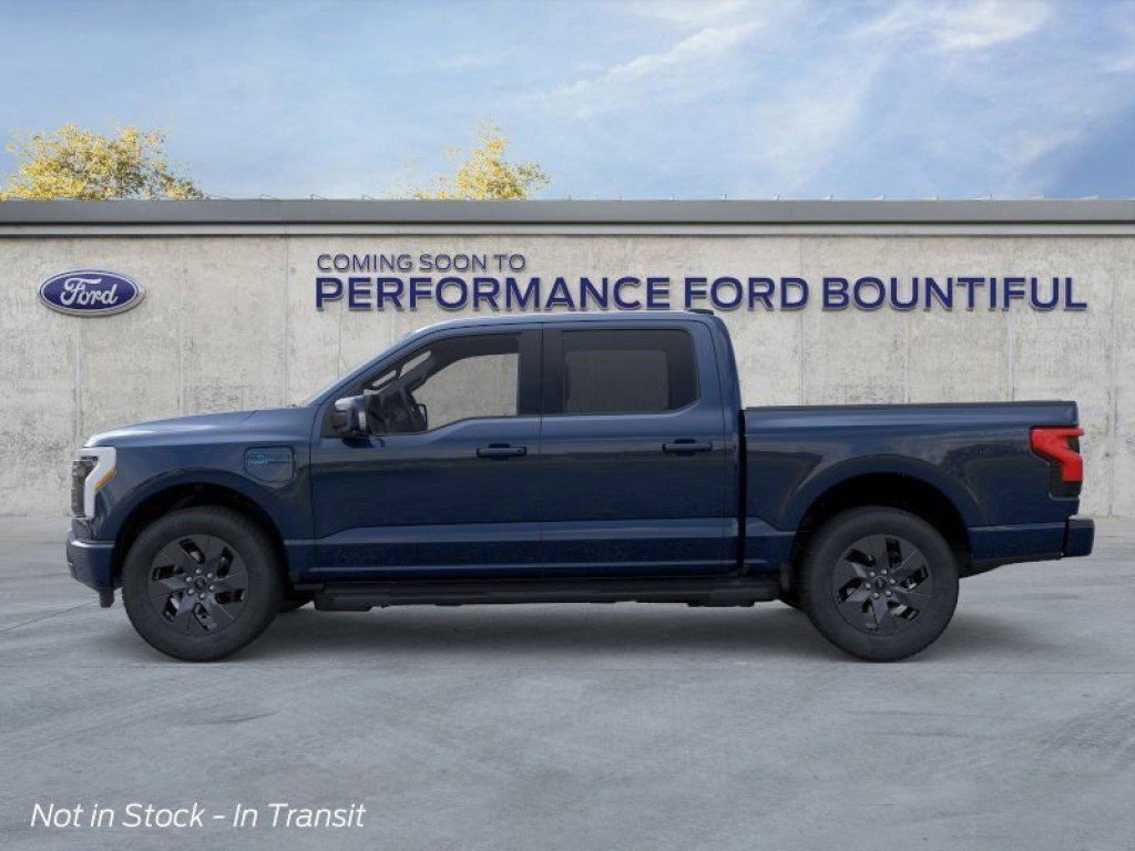 2025 Ford F-150 Lightning Lariat photo 2