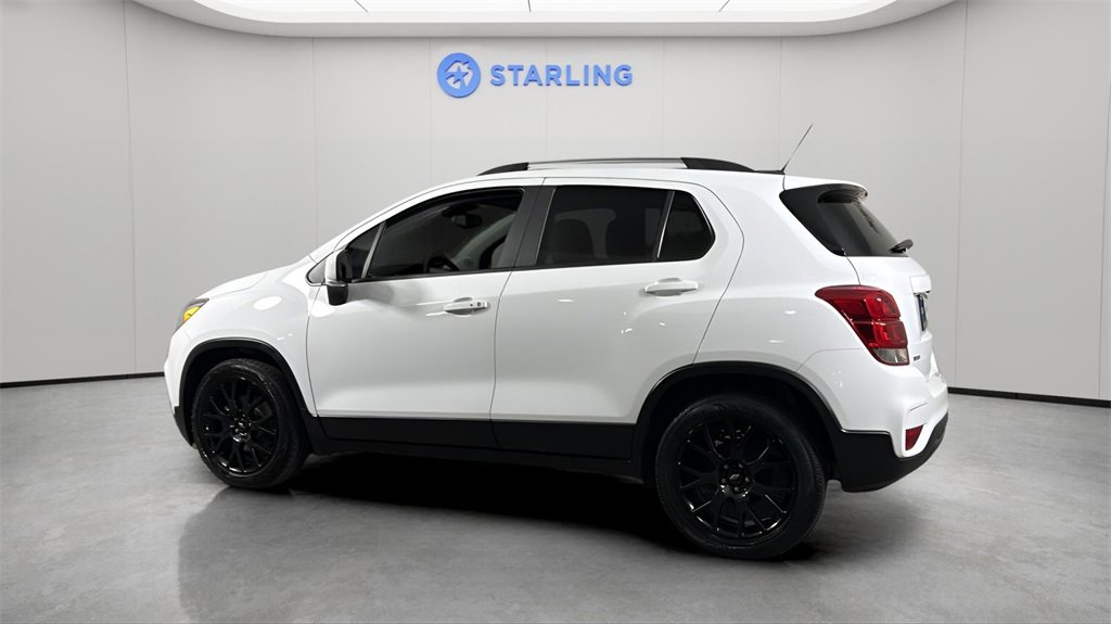 2021 Chevrolet Trax LT photo 2