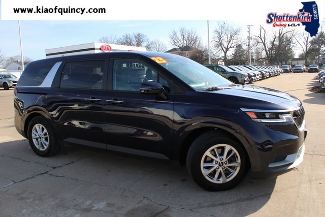 2023 Kia Carnival LX Seat Pkg's photo