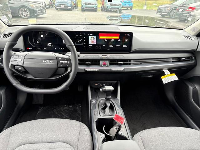 2025 Kia K4 EX photo 16