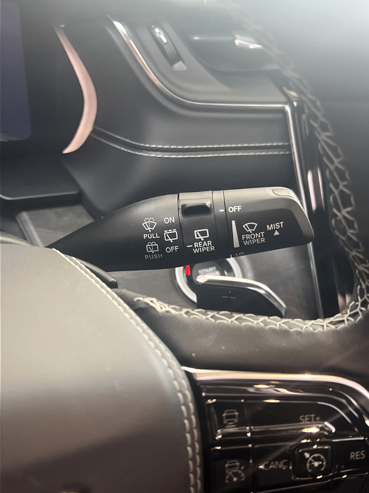 2023 Jeep Cherokee Overland photo 21