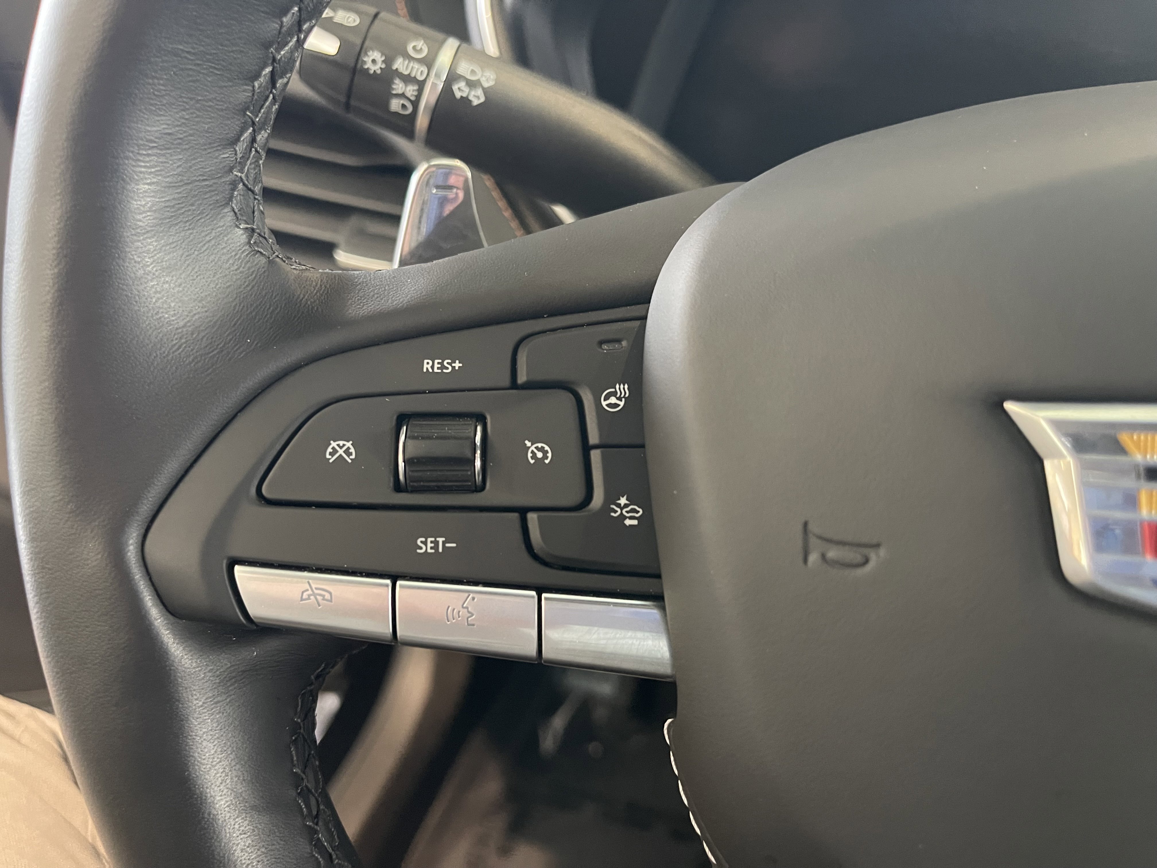 2024 Cadillac CT5 V photo 2