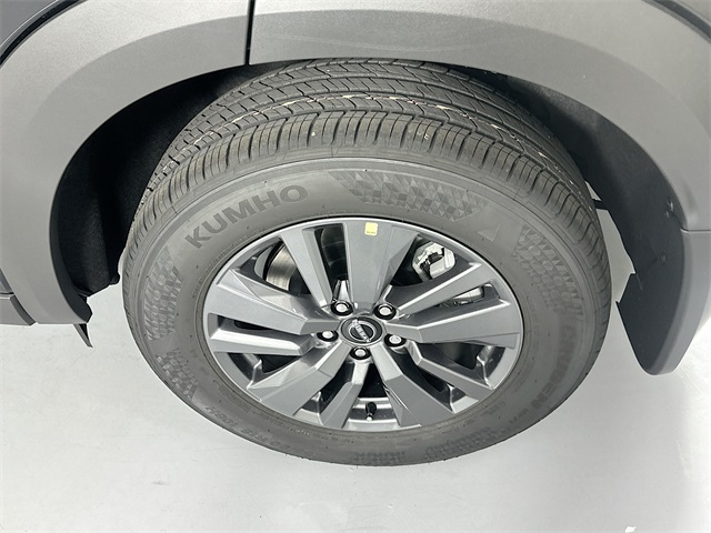 2025 Nissan Pathfinder S photo 8
