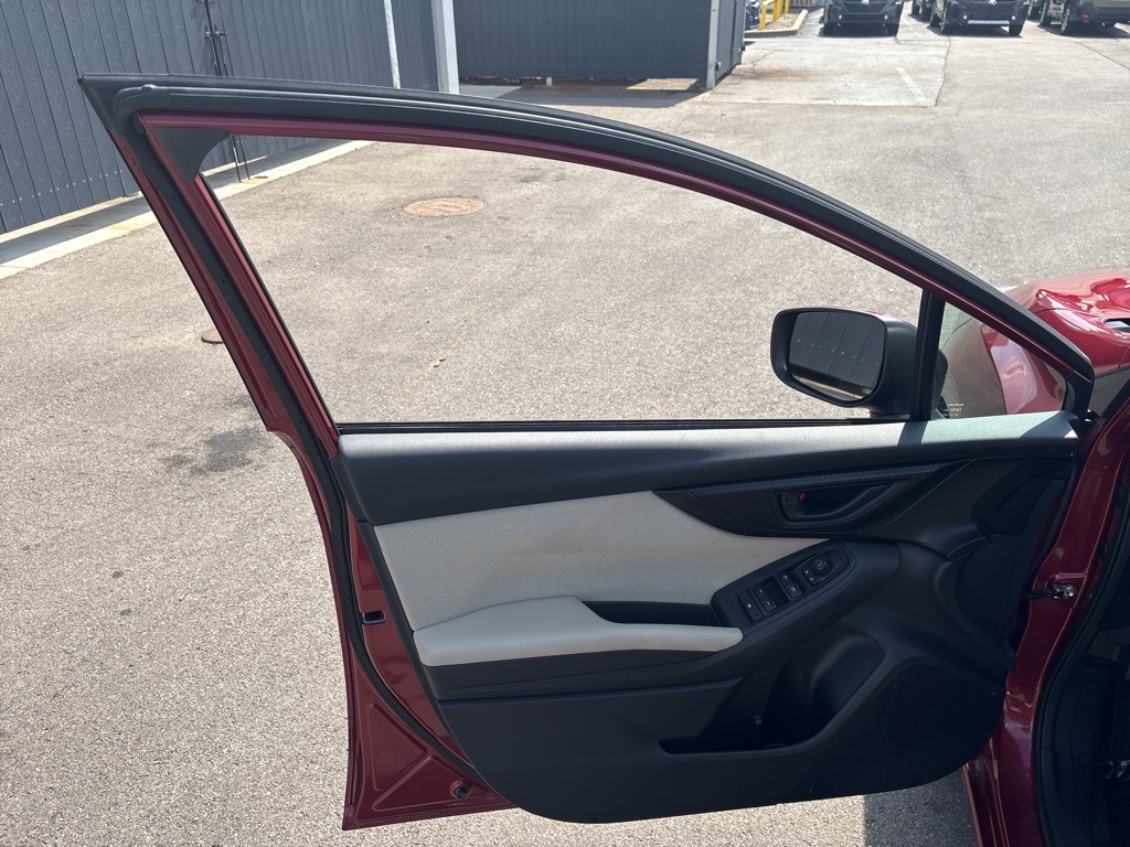 2017 Subaru Impreza 2.0i Premium photo 20