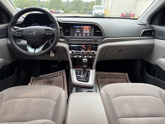 2020 Hyundai Elantra SEL photo 8