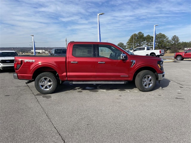2025 Ford F-150 XLT photo 2