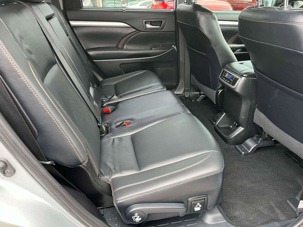 2019 Toyota Highlander XLE photo 8