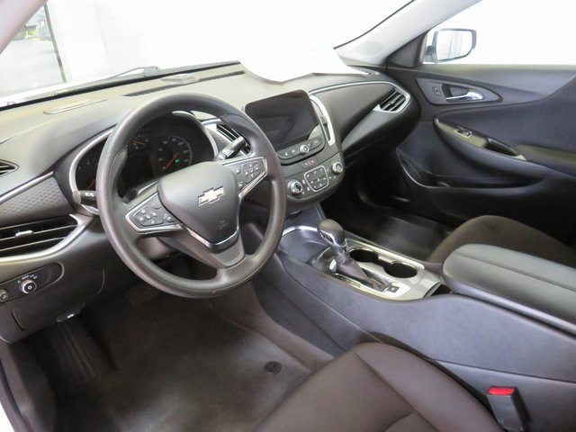 2023 Chevrolet Malibu 1LT photo 3