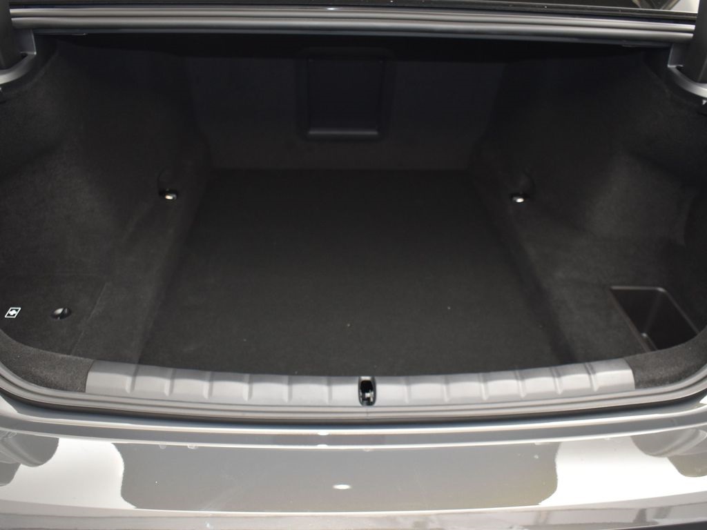 2026 Bmw 740i photo 15
