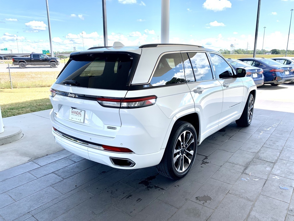 2022 Jeep Grand Cherokee Overland photo 5
