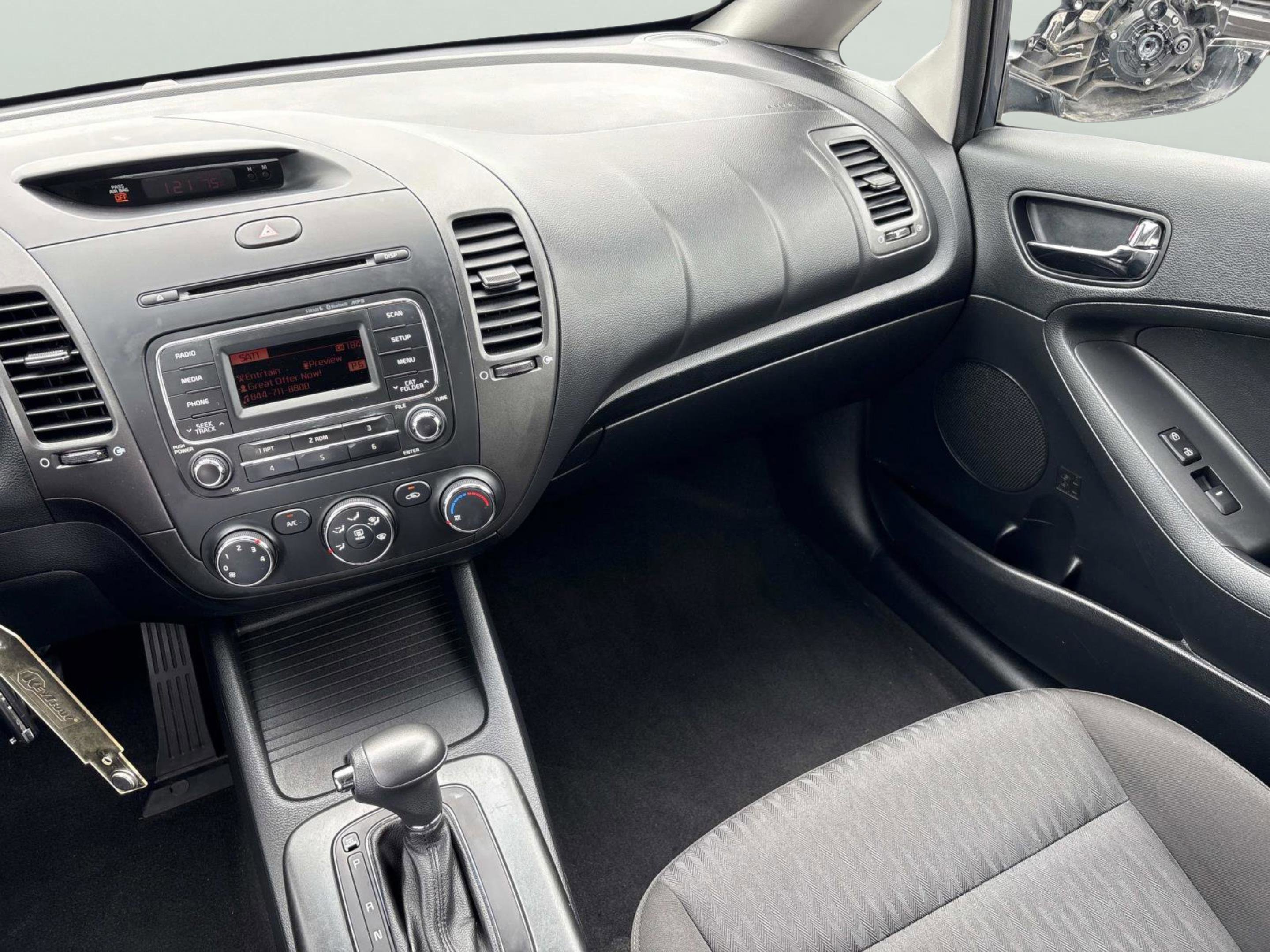 2016 Kia Forte LX photo 11