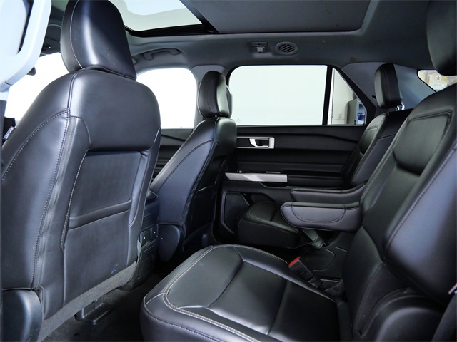 2023 Ford Explorer XLT photo 12