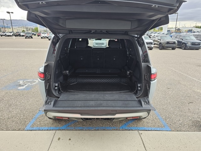 2023 Rivian R1S Adventure photo 5