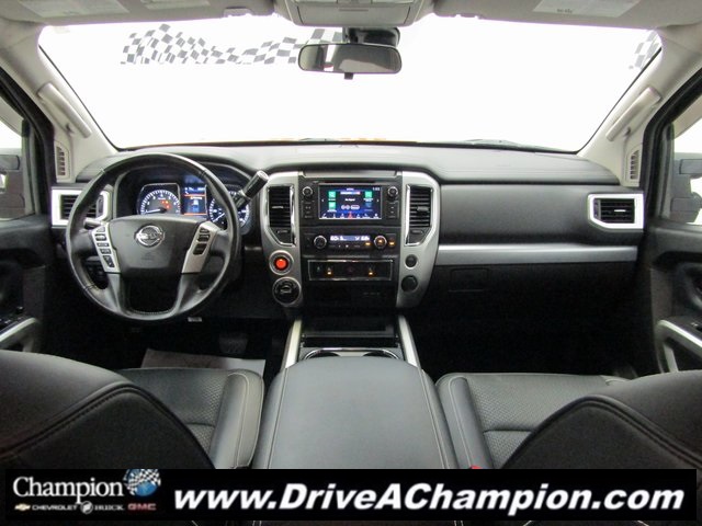 2019 Nissan Titan PRO-4X photo 19