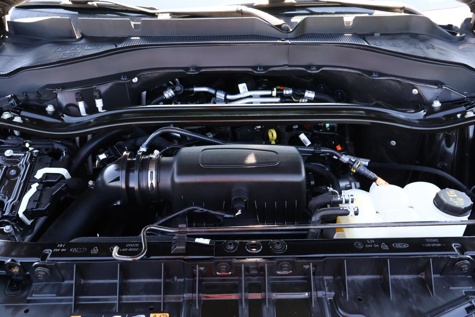 2023 Ford Explorer ST-Line photo 23