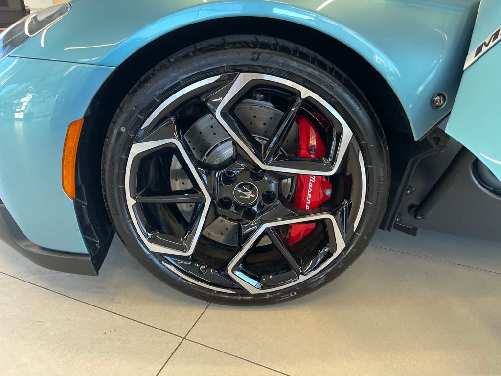 2023 Maserati MC20 Base photo 21