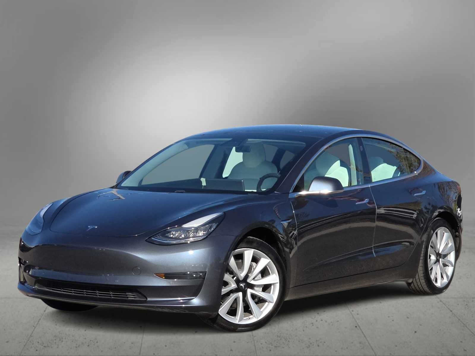 2019 Tesla Model 3 Long Range's photo