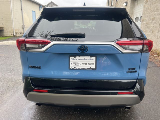 2024 Toyota RAV4 Hybrid XSE photo 5