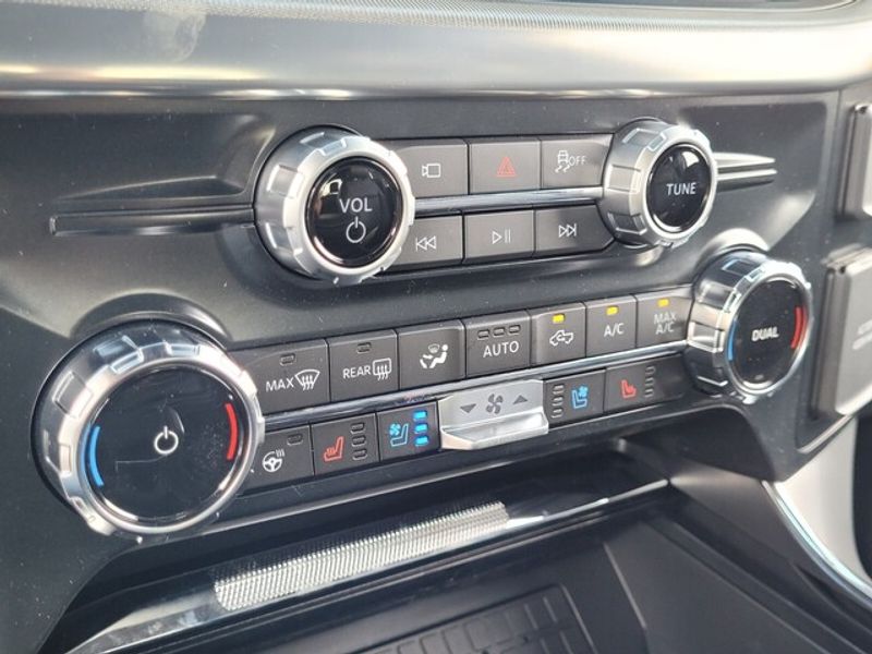 2025 Ford F-150 Lariat photo 18