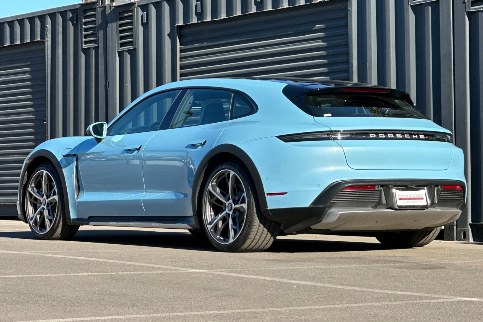 2023 Porsche Taycan 4 Cross Turismo photo 3