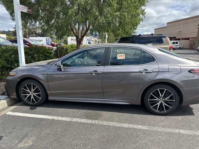 2024 Toyota Camry SE photo 4