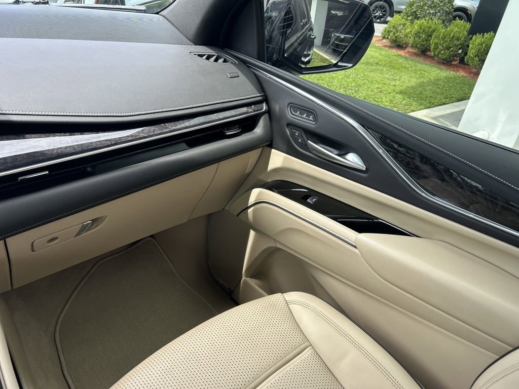 2021 Cadillac Escalade Premium Luxury photo 15