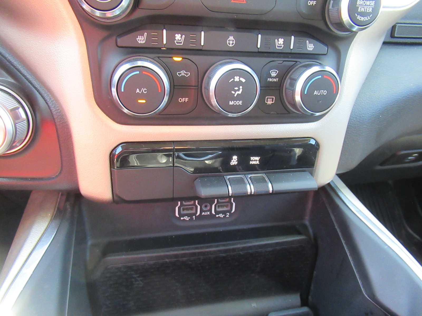 2020 Ram 1500 Laramie photo 24