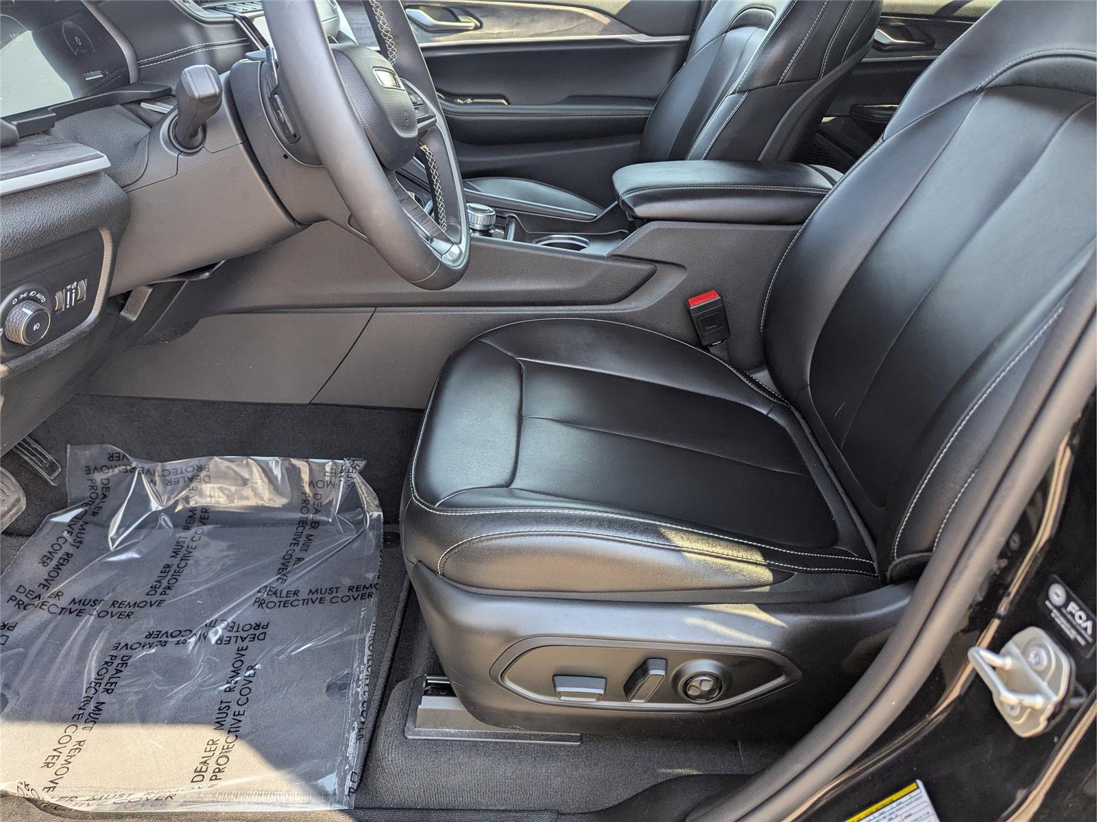 2024 Jeep Grand Cherokee Limited photo 2